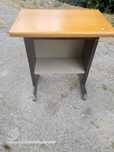 Mesa pequena de apoio vintage