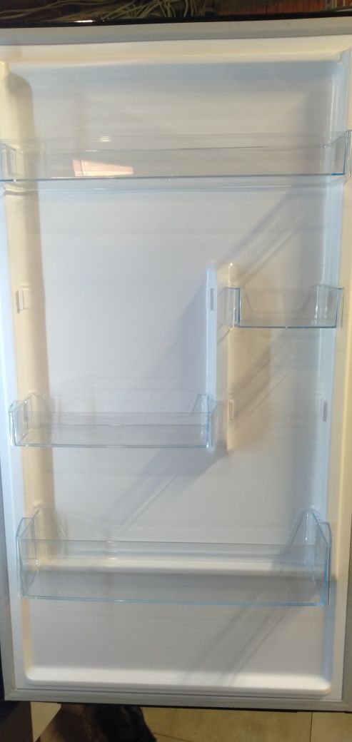 Lodówka Amica FK3356.4GBDF , szklany front.