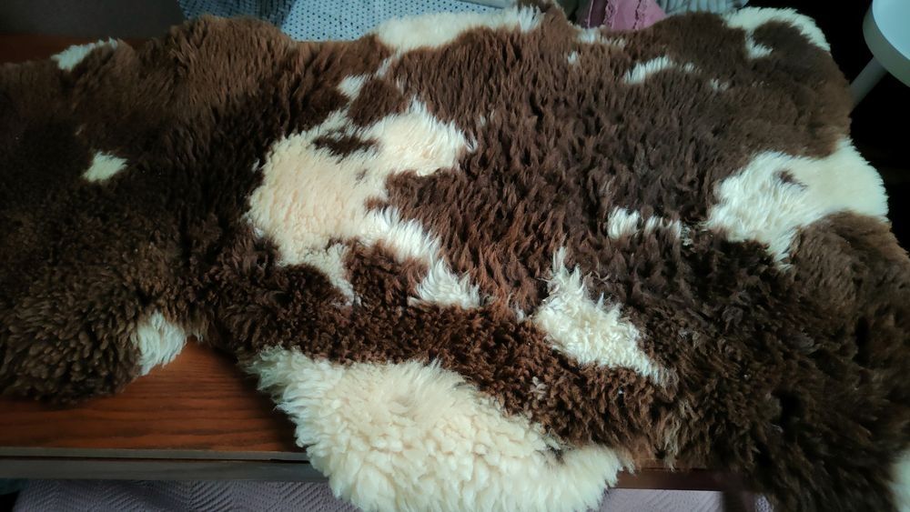 Futro dywan dywanik z futra narzuta na tapczan łóżko sofę miękka