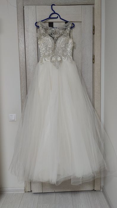 Весільне плаття з кришталевими камінцями, S-M, корсет регулюється
