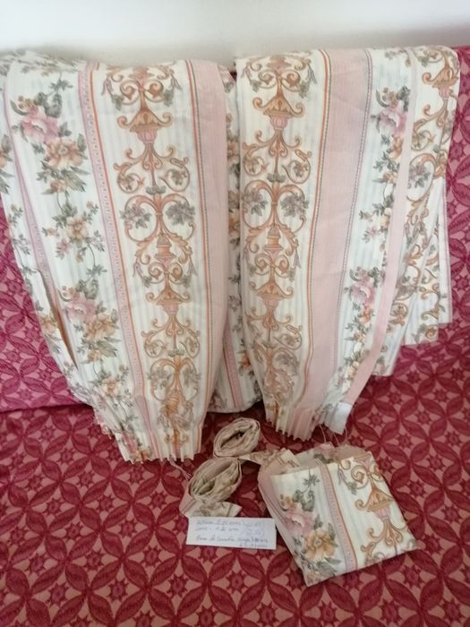 3 Puxadores+ 2cortinados grandes 25€s