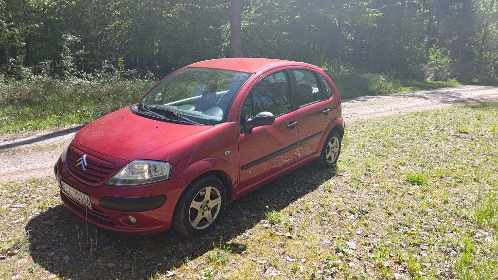 Ekonomiczny i Zadbany Citroen C3 (2004)Niski Przebieg, Pełna Dokumenta