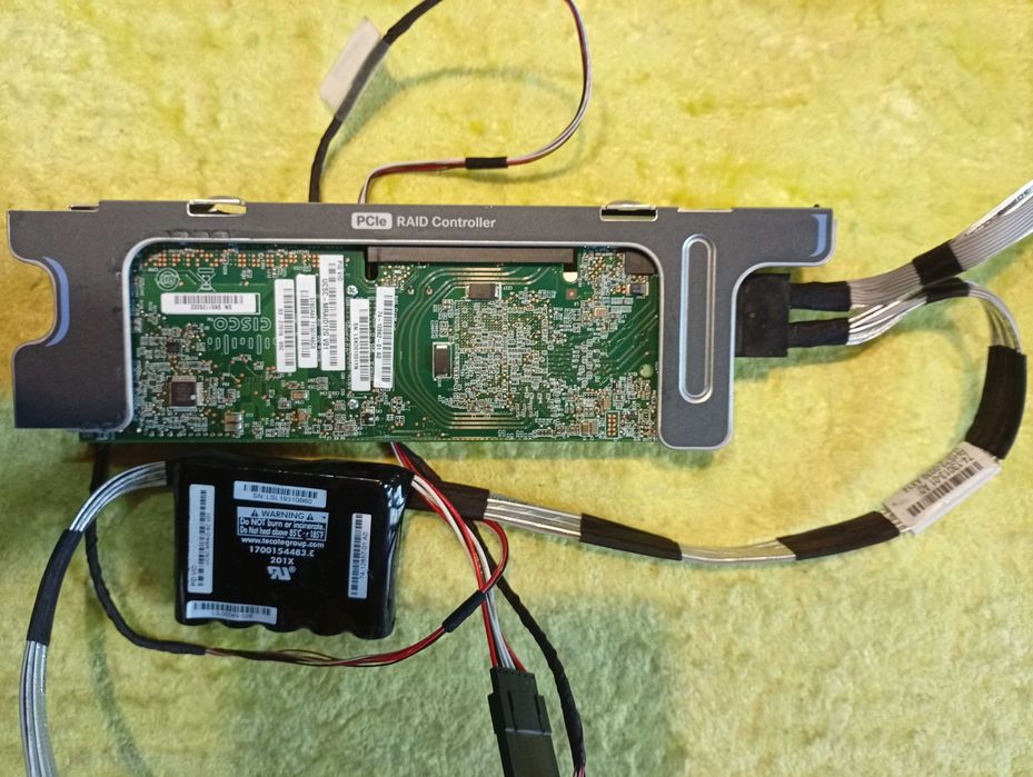 Комплект RAID контролер Cisco UCSC-MRAID12G-1Gb 12GB SAS H3-25488-16A