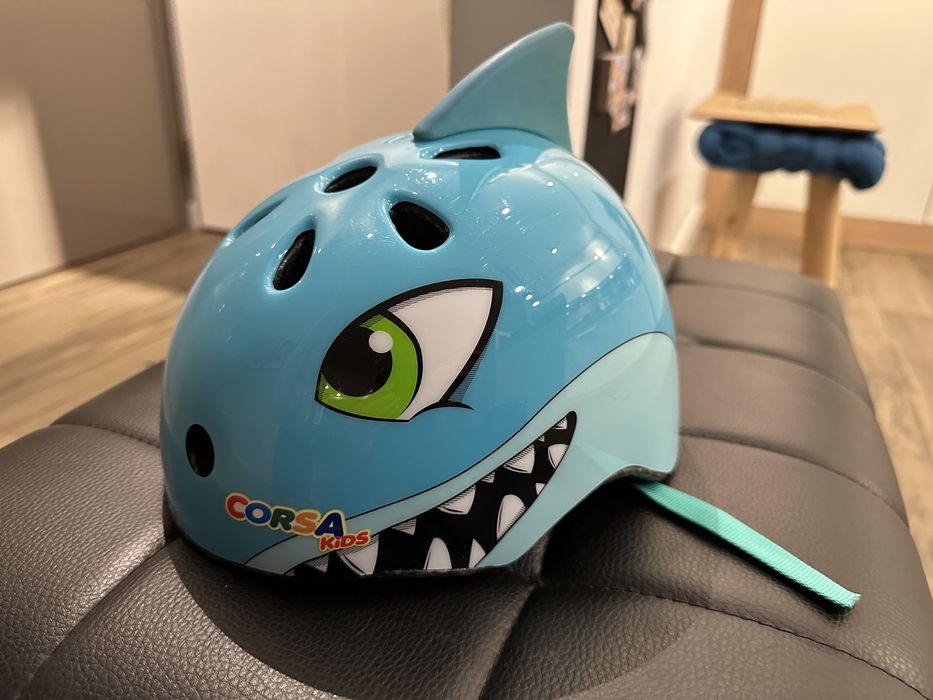 Kask rowerowy Corsa Kids dziecięcy Rekin