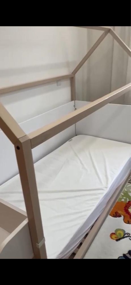 Cama casa com secretaria