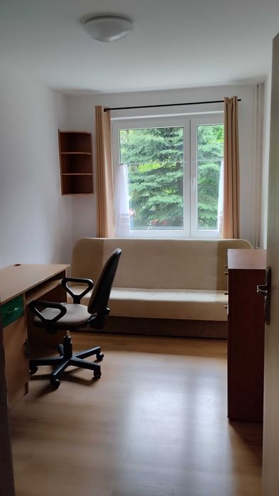 Pokój jednoosobowy w mieszkaniu studenckim