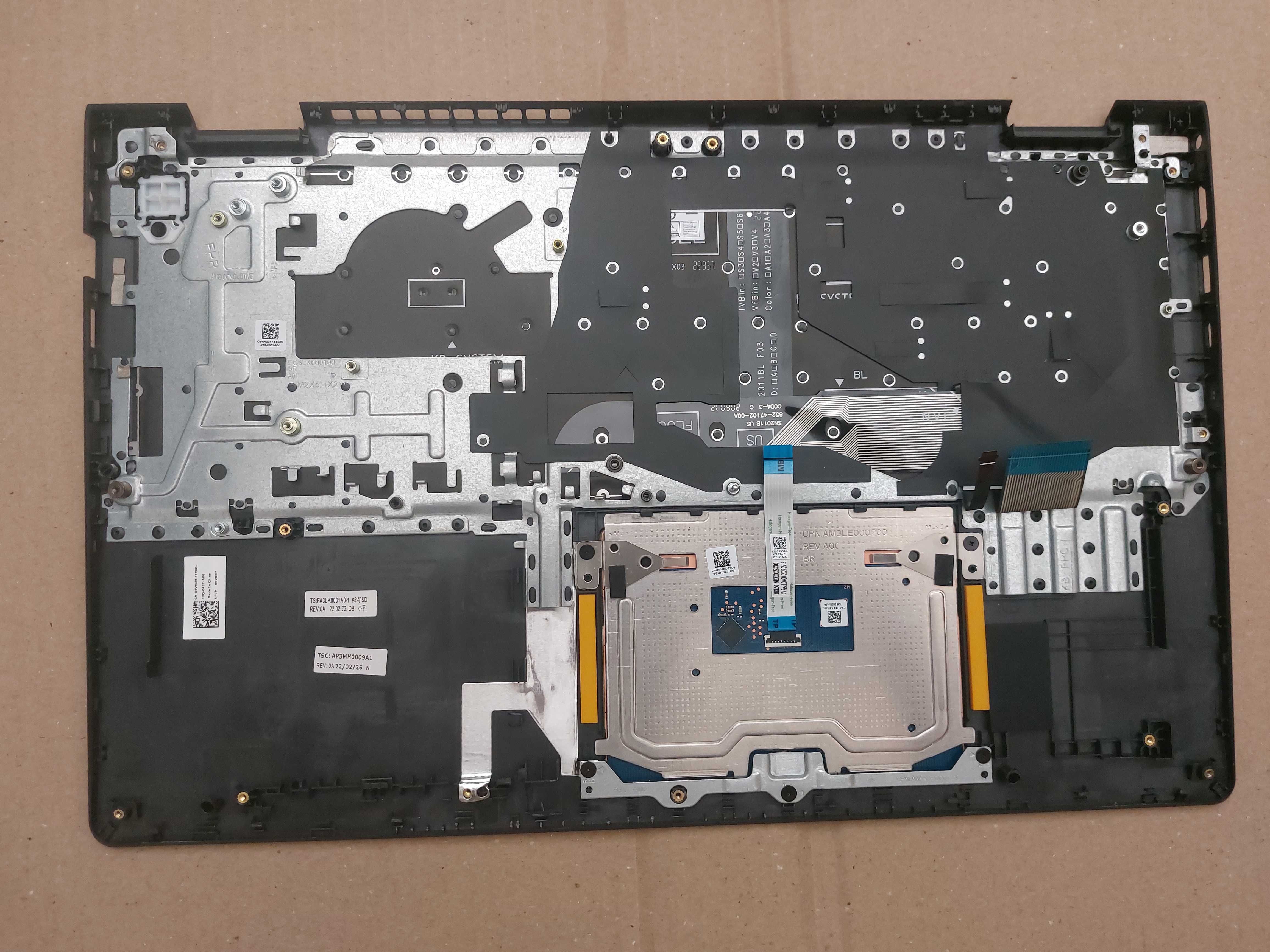 Професійна розбірка ноутбука Dell Vostro 3525.
