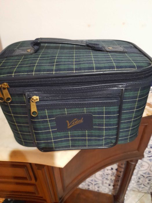 Conjunto de 3 necessaires de viagem