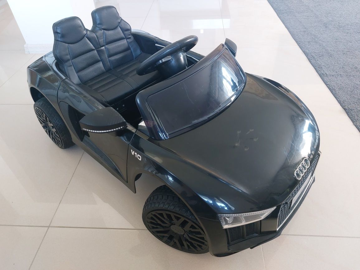 Autko Audi R8 Spyder dla dzieci