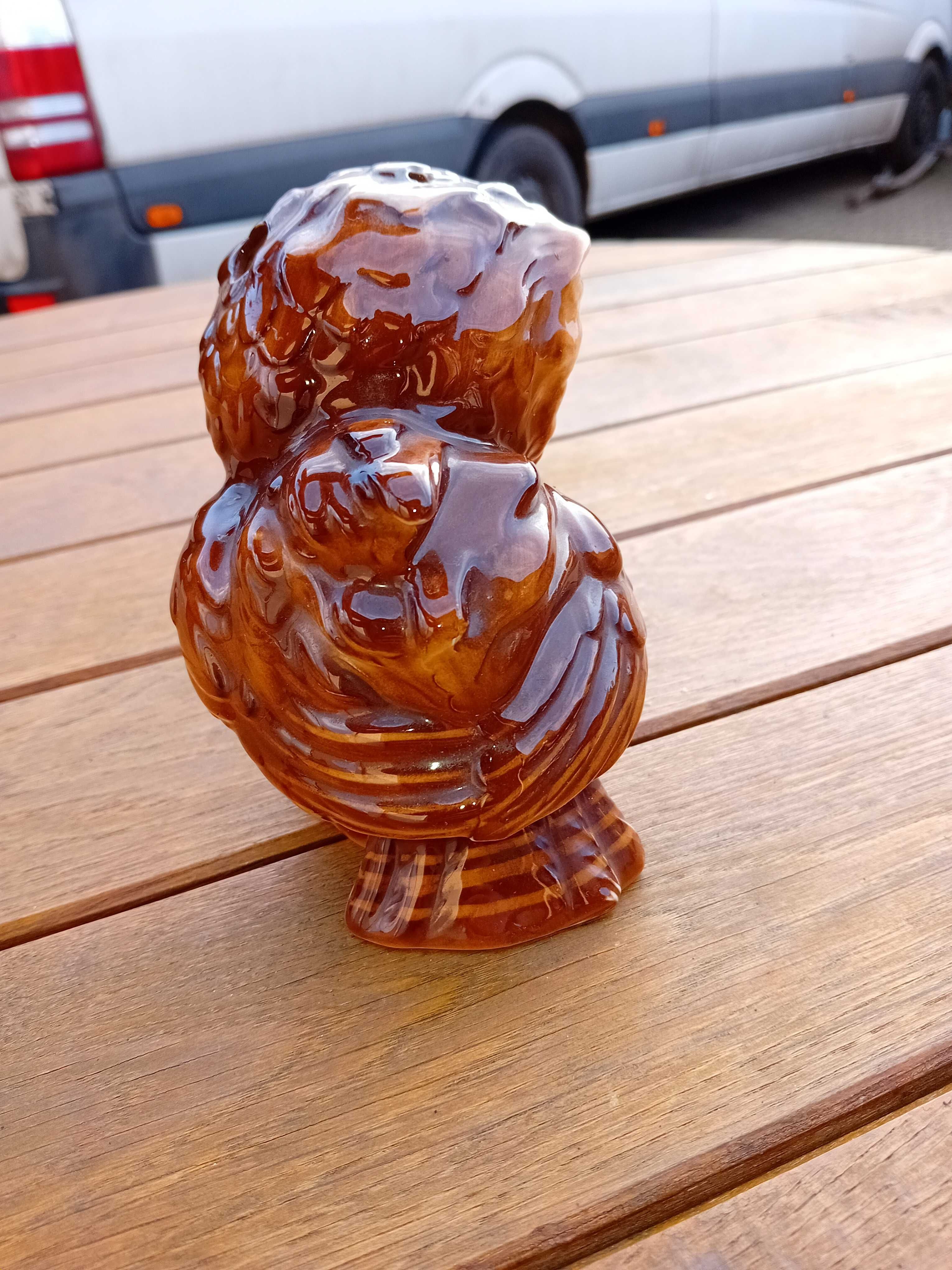 Sowa porcelanowa