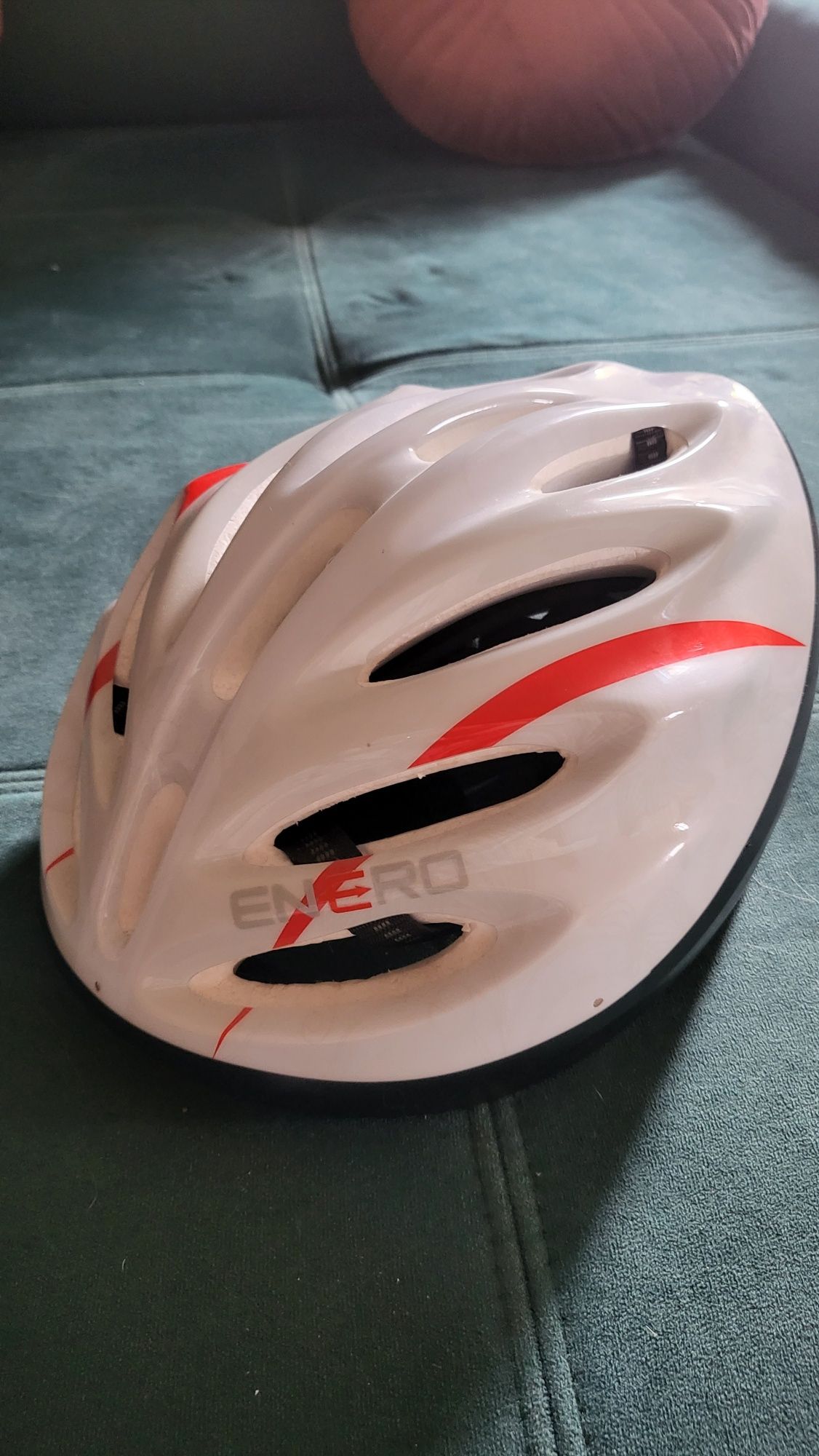 Kask enero biały