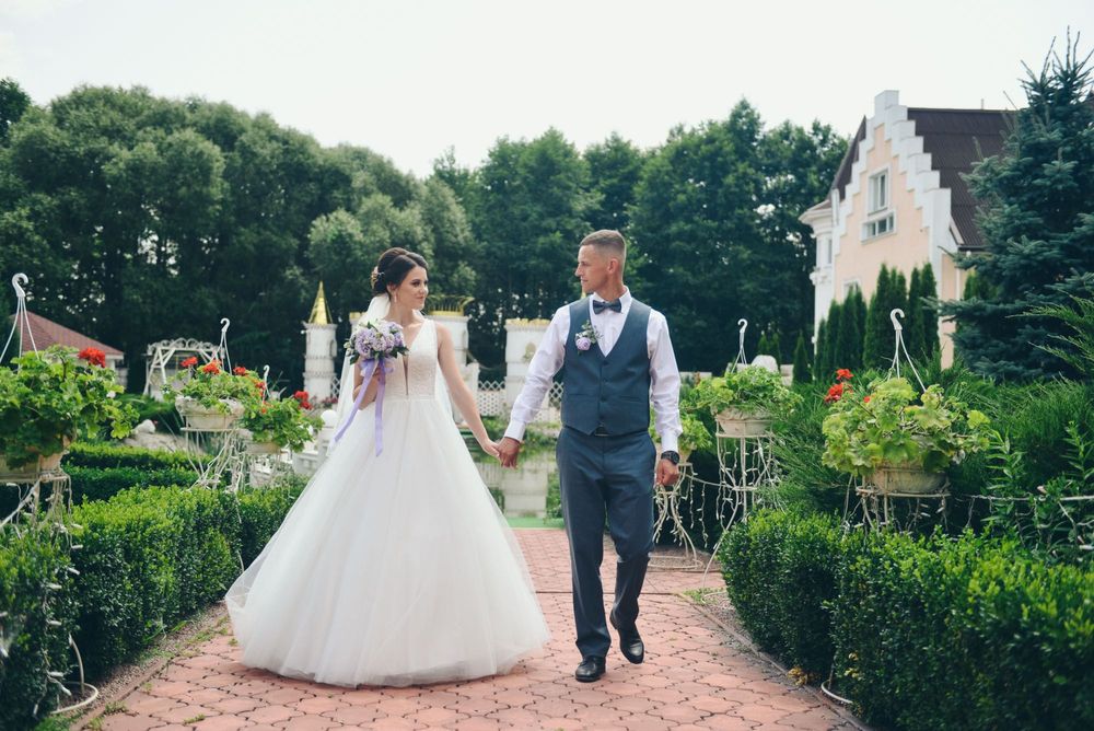 Ніжна весільна сукня