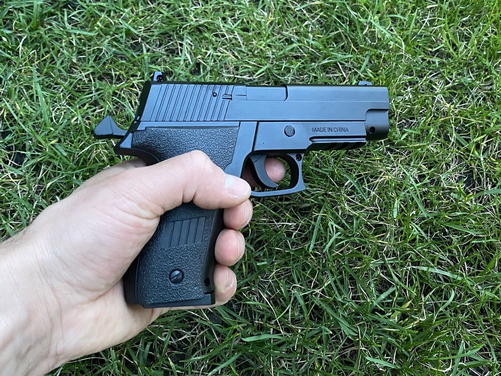 Металлический Sig Sauer PRO P226 Cyma ZM23 пістолет на пульках