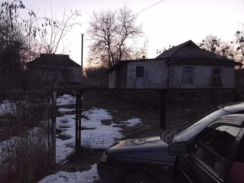Продається земля в селі з 2 будинками. Село Бобрица, Черкаской обл.