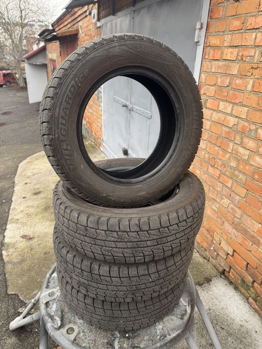 Шина резина Roadstone 175/65/14 зима