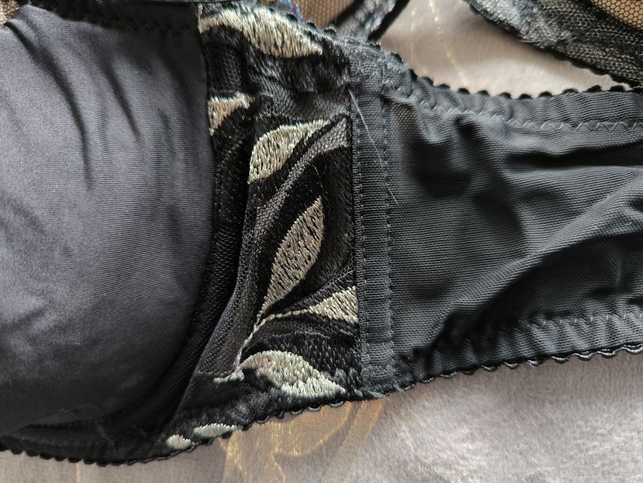 Dwa biustonosze Gorteks 75C, bardzo dobry stan. Polecam