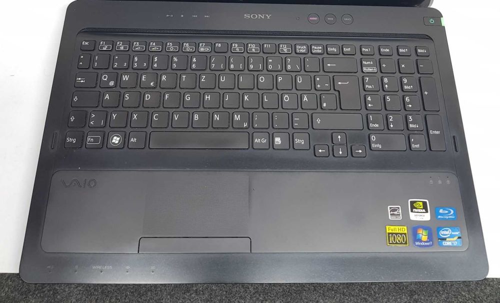 Ноутбук Sony VAIO PCG-813| 16.4 IPS FHD| 4 ядра |видео 1 гб |8/128 SSD