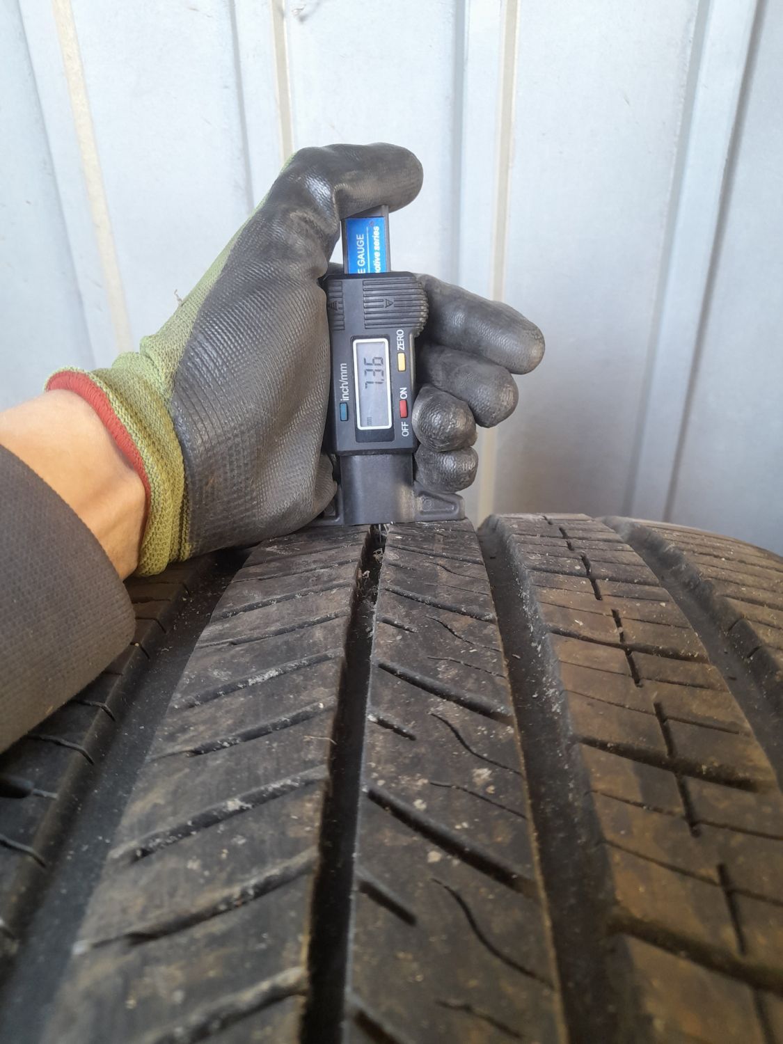 Шини Yokohama YK740 GTX 255/55 R18 109V XL Б/У 7 мм