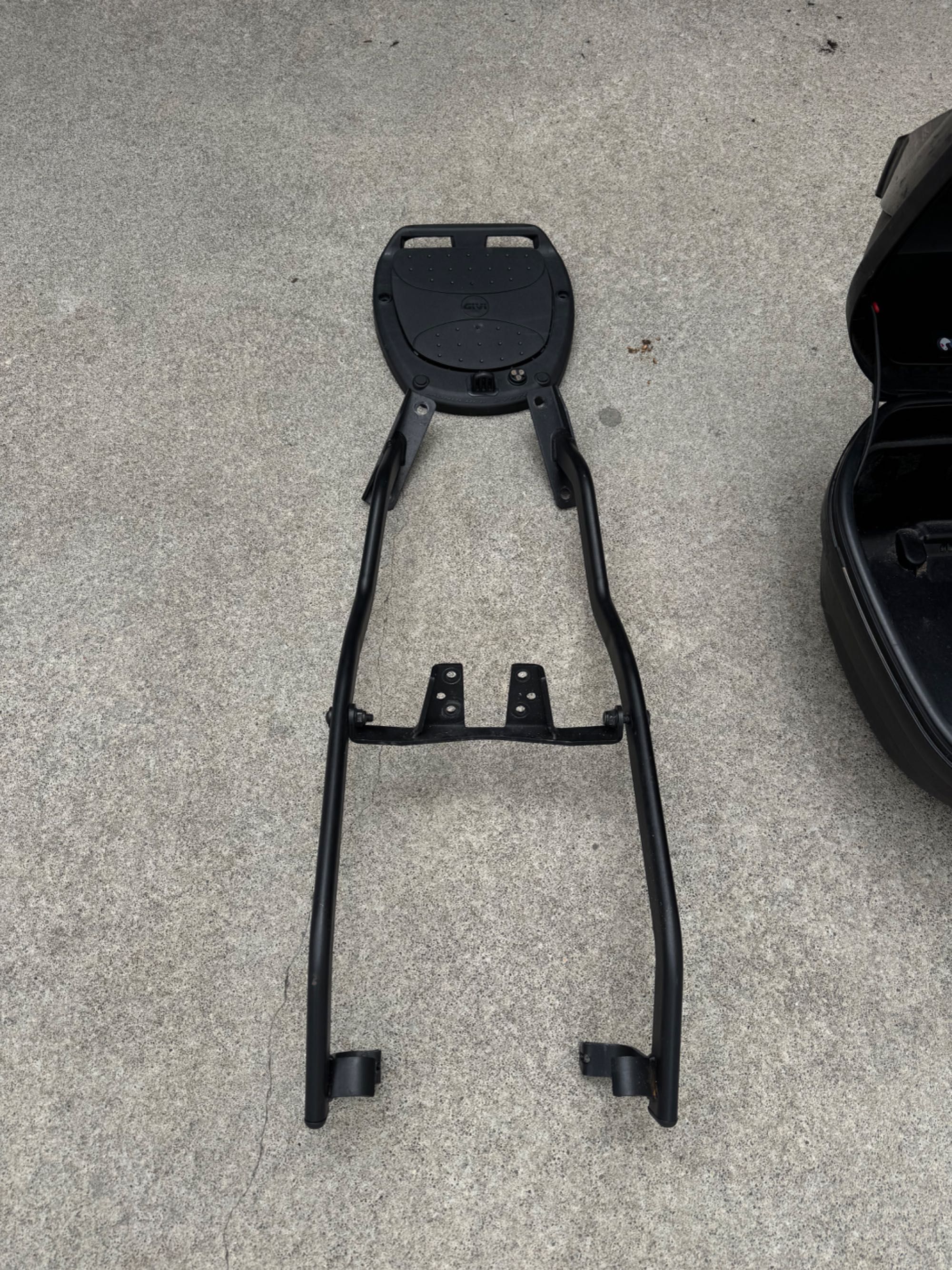 Mala Givi com suporte