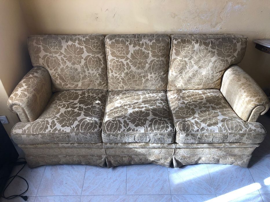 2 sofás de sala de estar
