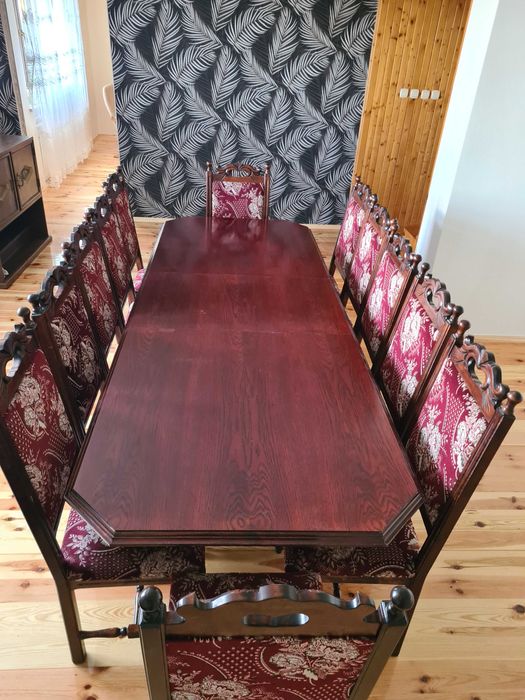 Stół drewniany rozkładany plus 12 krzesel