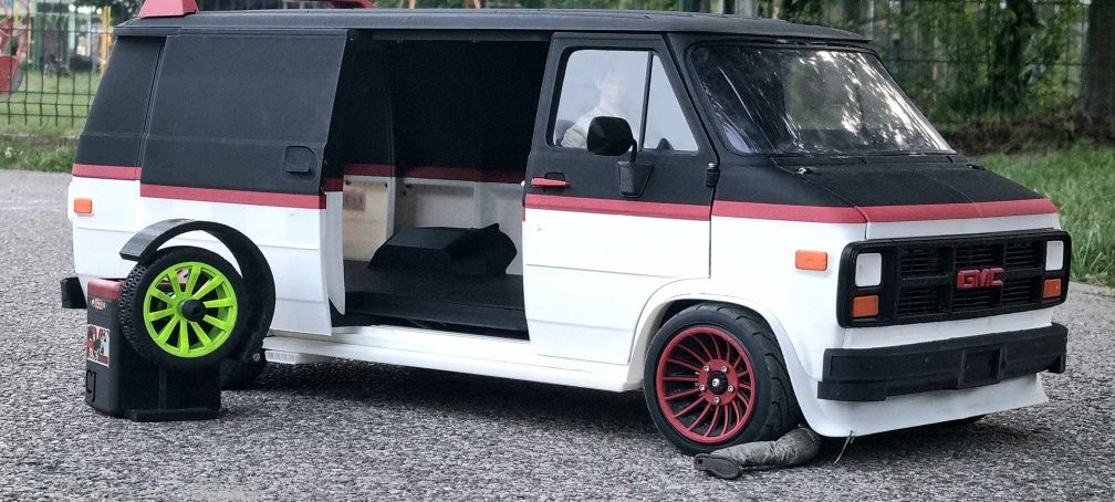 RC GMC silnik bezszczotkowy 1:8