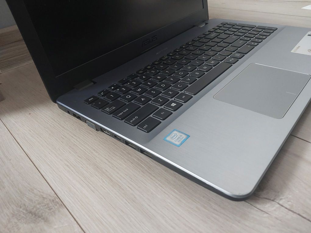 Laptop notebook Asus VivoBook 15 R542U i5-8250U