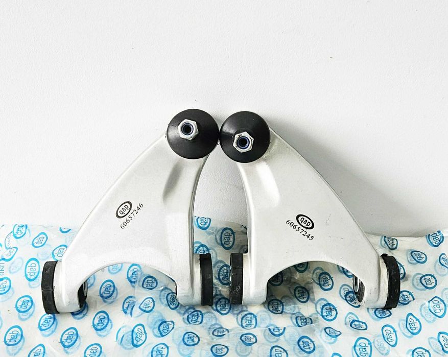 Nowy wahacz przód górny Alfa Romeo 147 156 GT