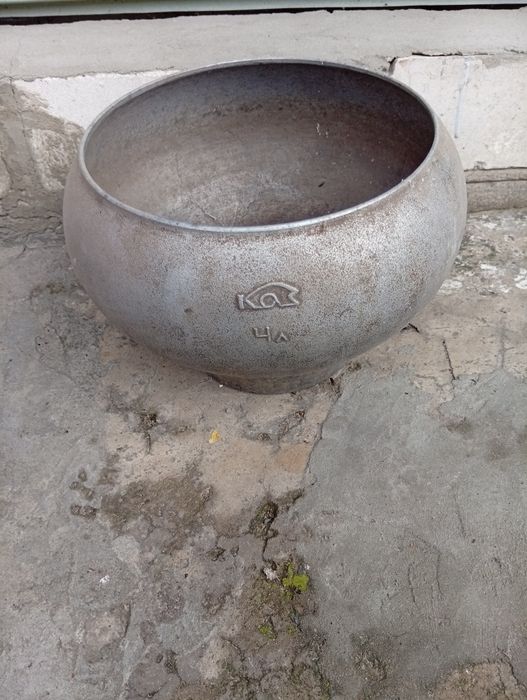 Чугун четирех литровий