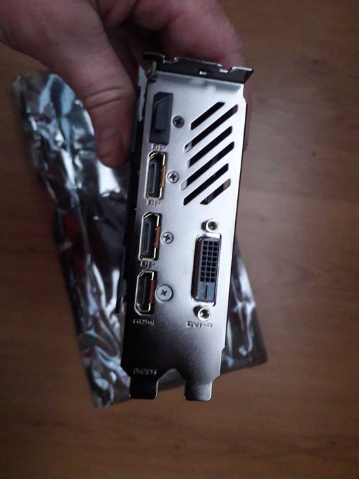 Продам Відеокарту Gigabite GTX 1070 в ідеальному стані