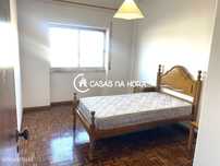 Quarto em Apartamento T3 Mobilado na Charneca Caparica - Qta Nova