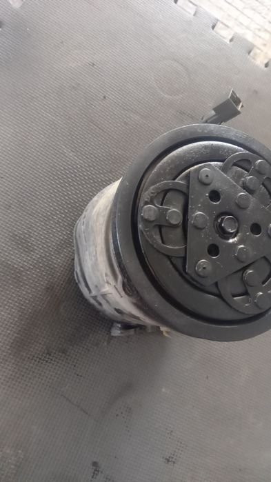 Nissan vanette 2.3D  ultimas peças