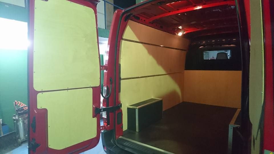 Opel Movano L1H1 zabudowa podłoga boki nadkola