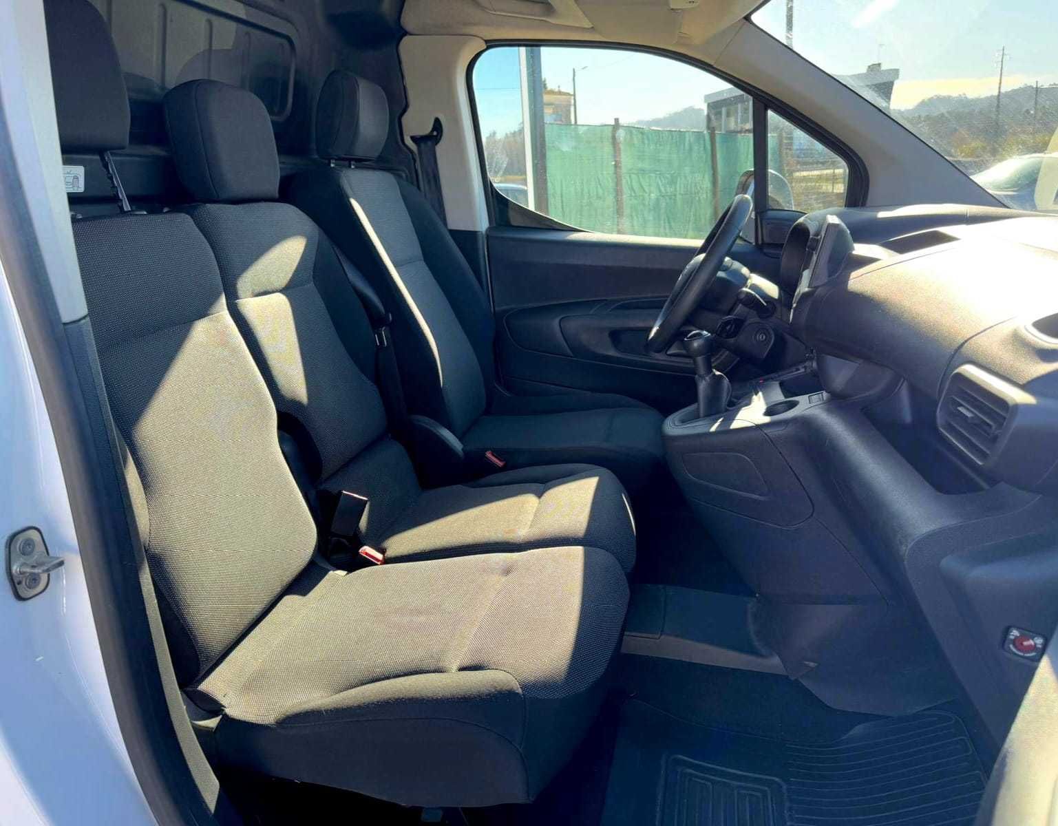 Toyota Proace City 1.5 D L1 Active- Avariada
(IVA dedutível)