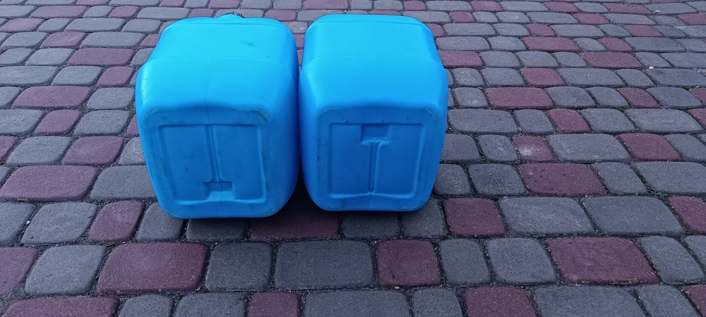 Пластикові каністри 25л