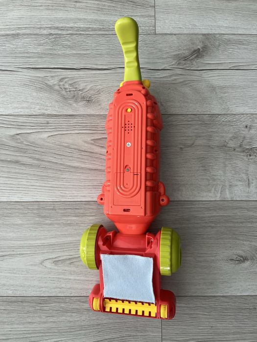 Duży pionowy odkurzacz- interaktywny, led