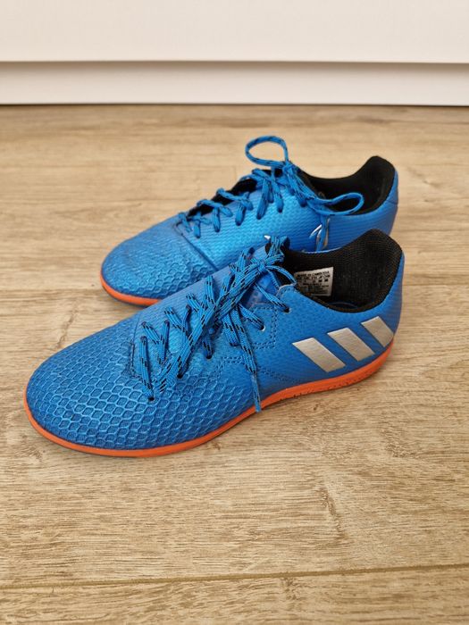 Футзалки adidas 33р