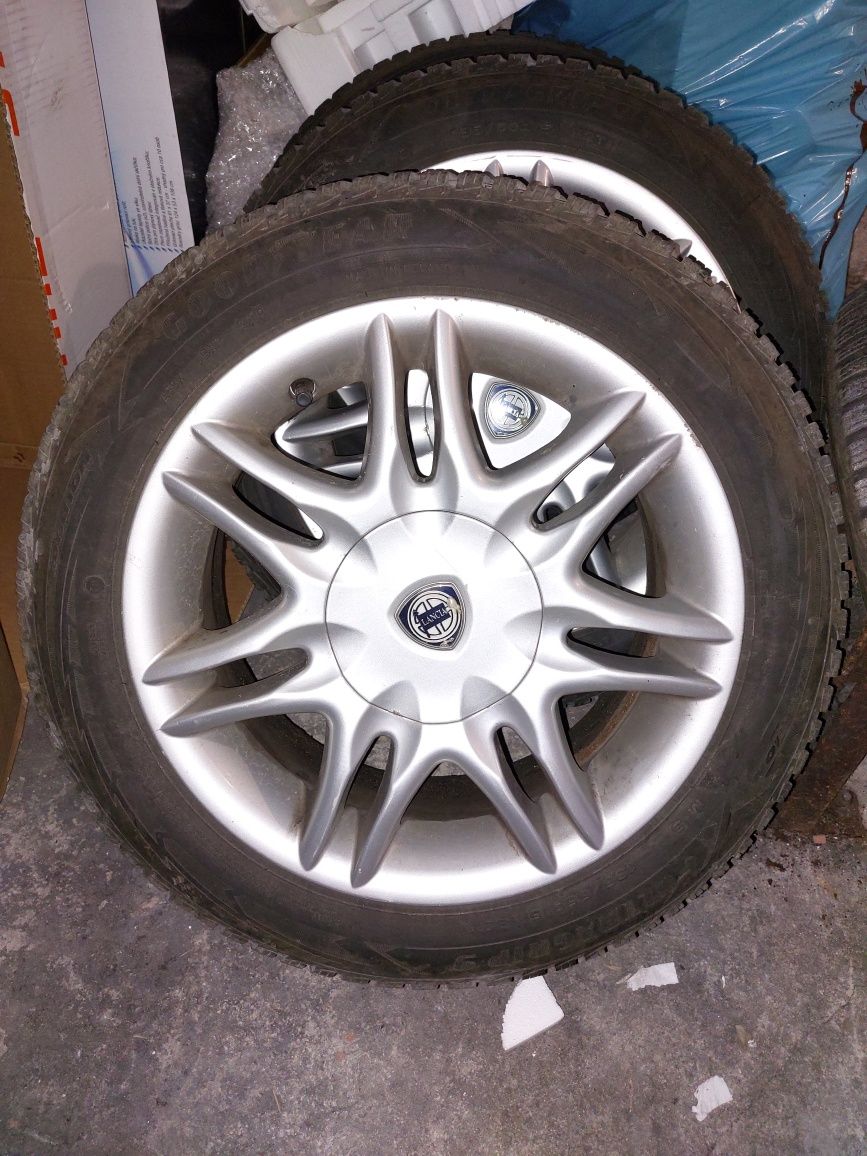 Lancia Ypsilon 1.2 80 KM