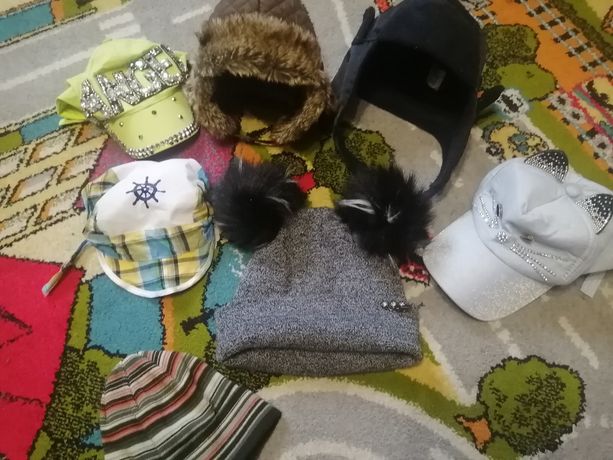 Лот пакет шапки кепки для детей зима весна лето