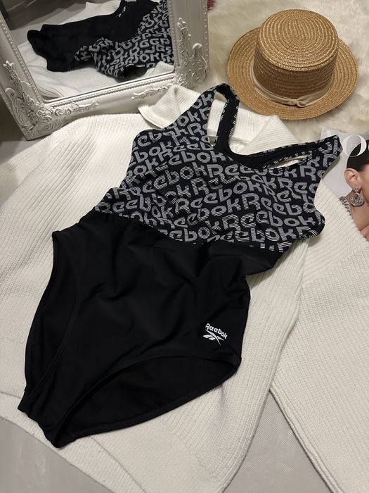 Слитный черный купальник Reebok размер S-M