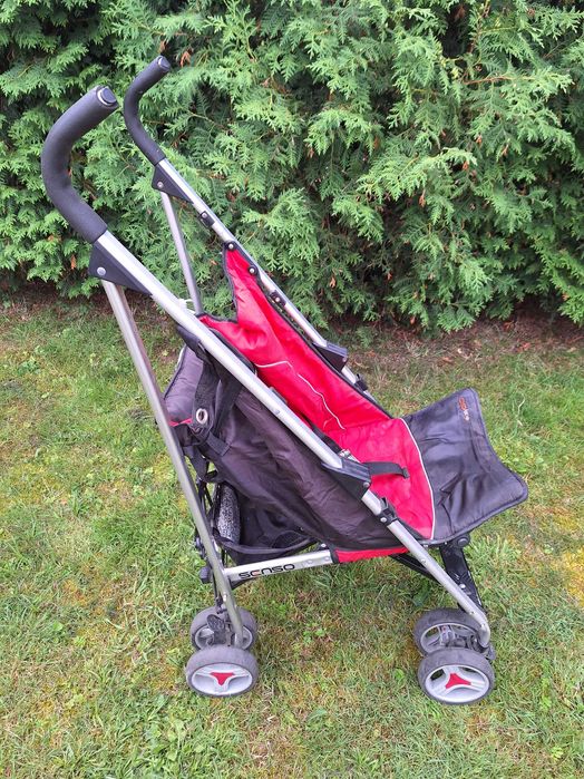 Wózek spacerowy, lekki i zajmujacu malo miejsca po zlozeniu