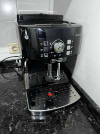 Máquina de café Delonghi Magnífica S