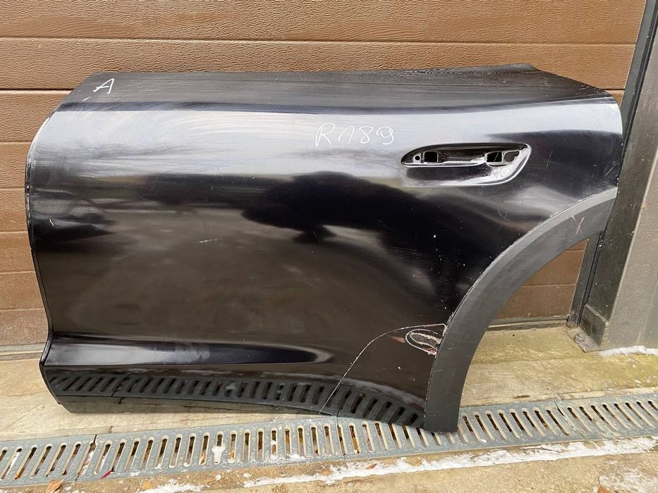 Porsche Taycan двері задні ліві