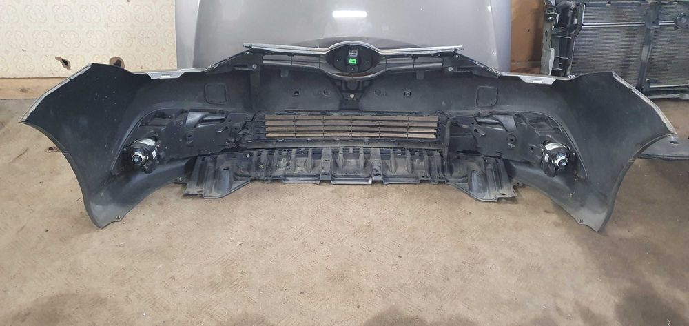 Toyota Auris II LIFT 1.8 Hybryda Przód TYŁ Blacharski Kompletny 1g2