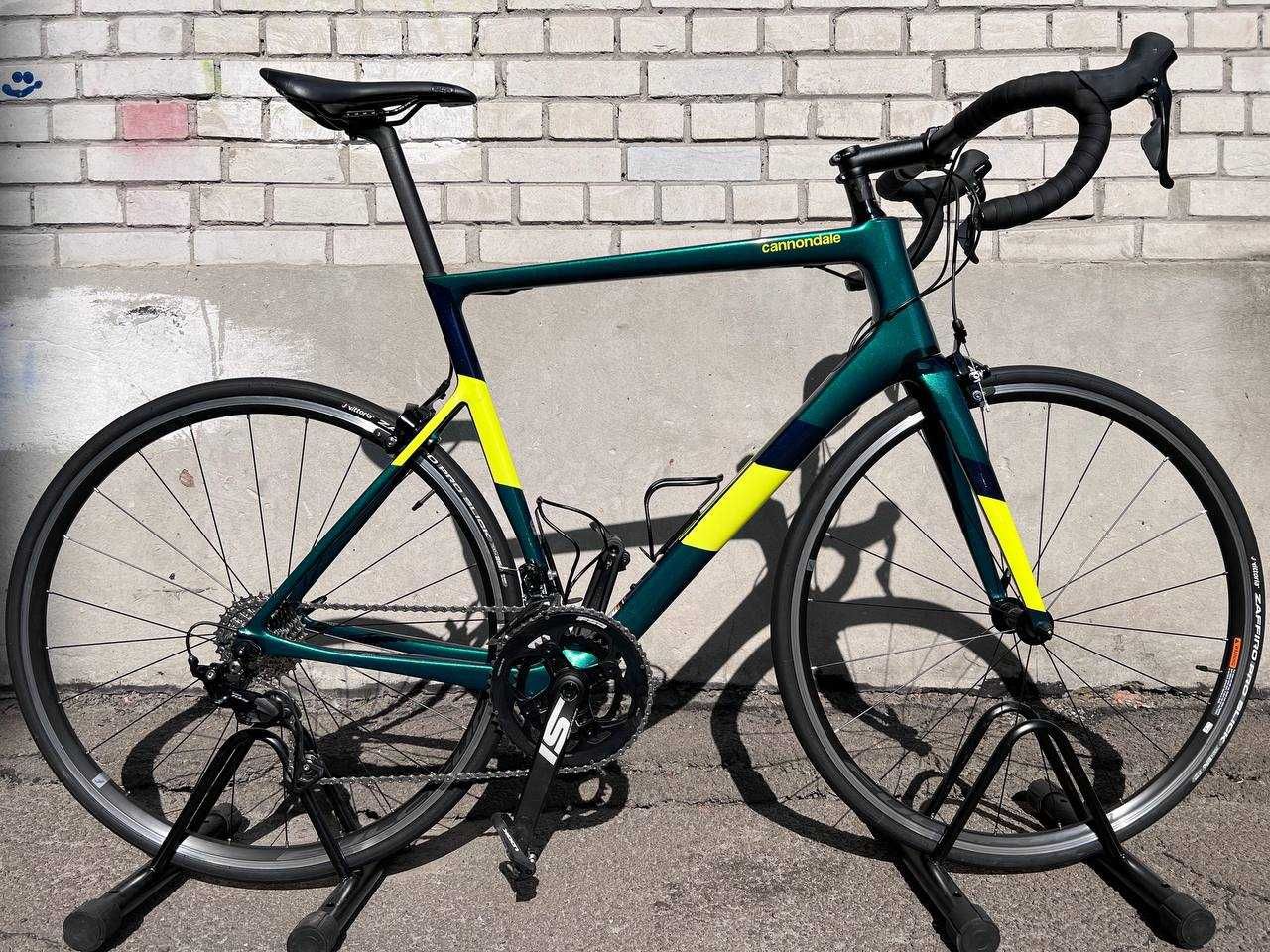 Велосипед карбоновий шосейний - бренд Cannondale