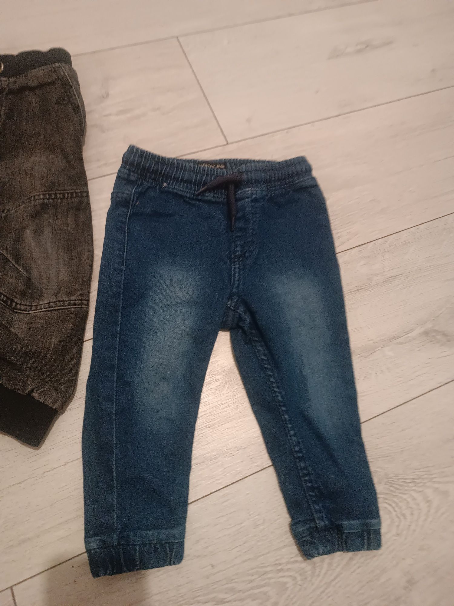 Spodnie denim jeansy joggersy 86 Reserved