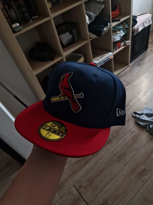 Czapka z daszkiem twarda