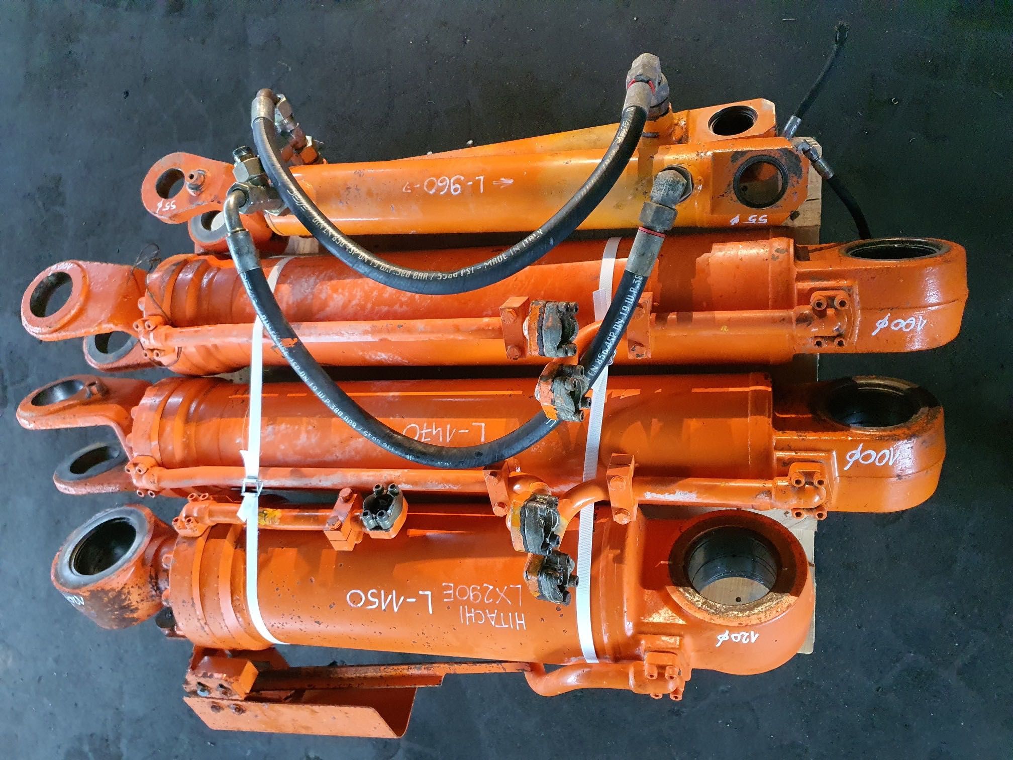 HITACHI LX 290 ładowarka kołowa komplet siłowników hydraulicznych