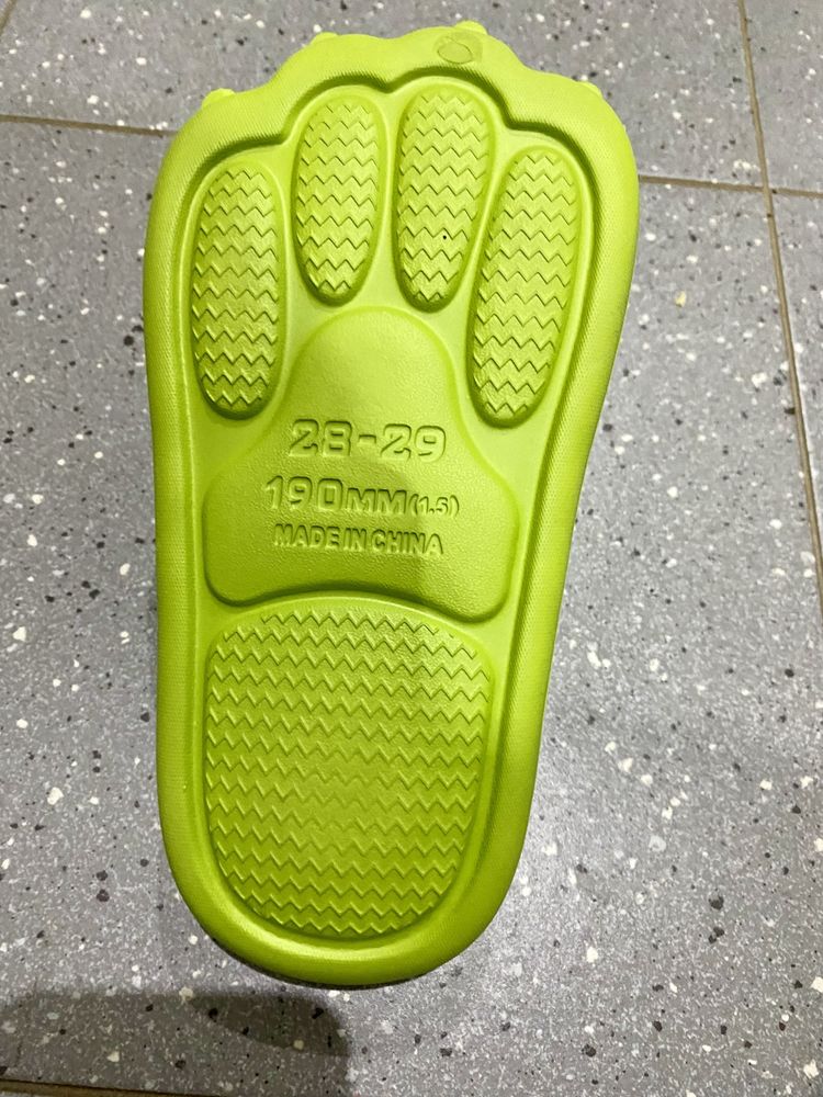 Crocs novas criança