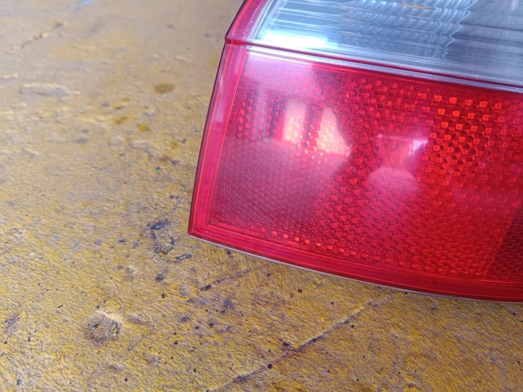 Lampa lewa i prawa audi a4 B6 sedan